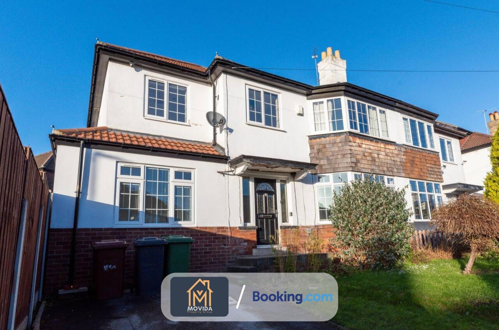 Large Modern 6 Bedroom House By Movida Property Group Short Lets & Serviced Accommodation With Games Room Leeds  Exteriér fotografie
