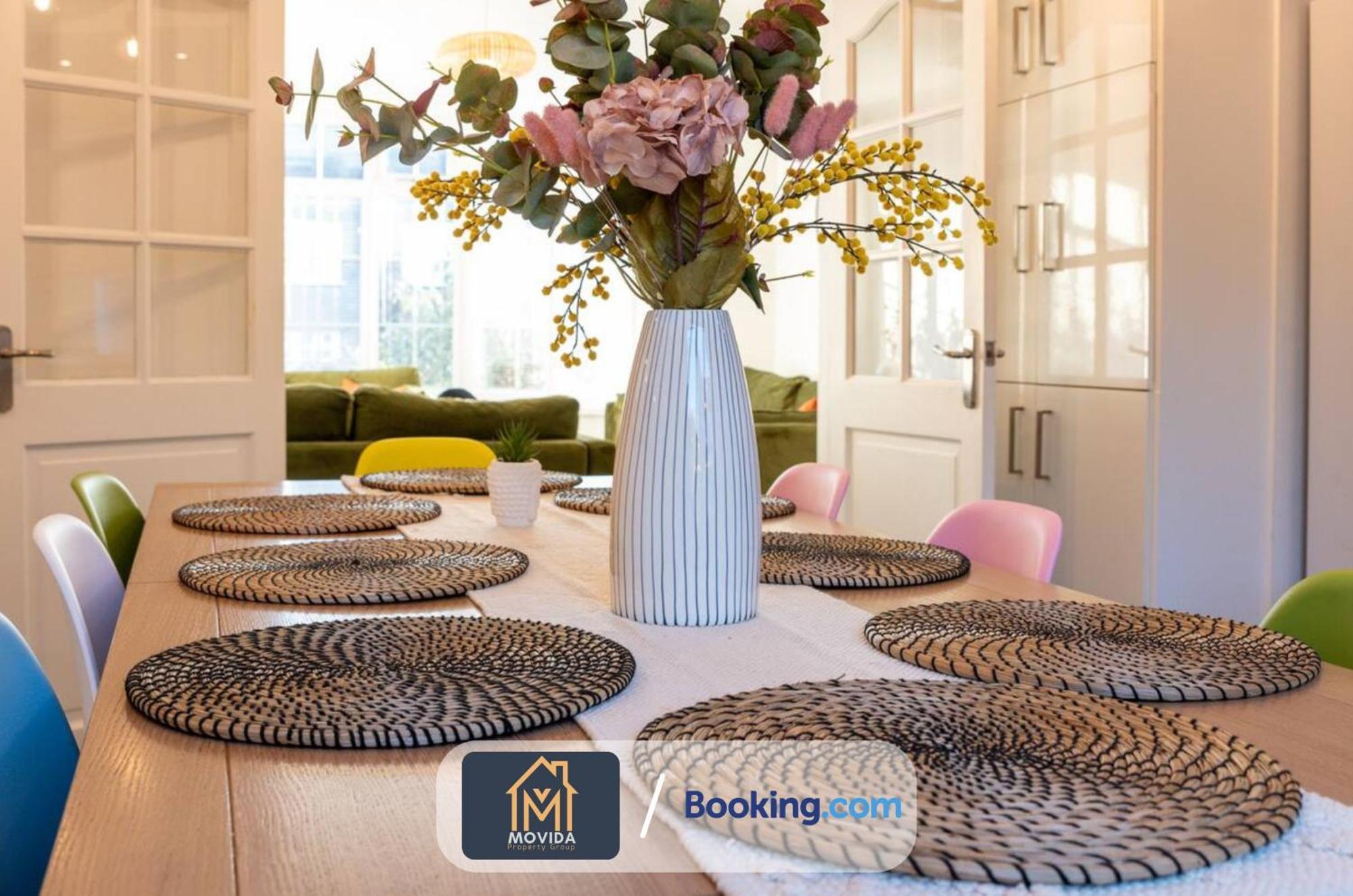 Large Modern 6 Bedroom House By Movida Property Group Short Lets & Serviced Accommodation With Games Room Leeds  Exteriér fotografie